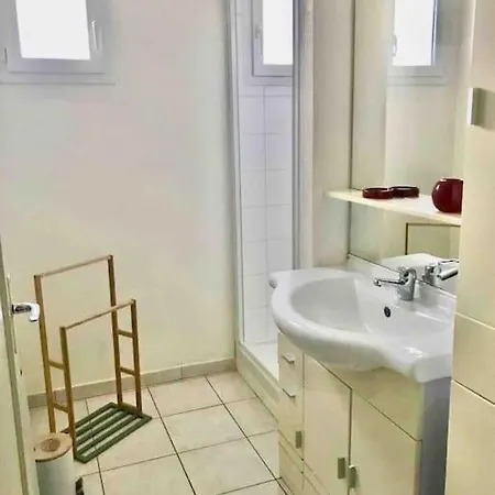 Maison 3 Ch. Garage, Jardin, 10 Min Circuit Appartement