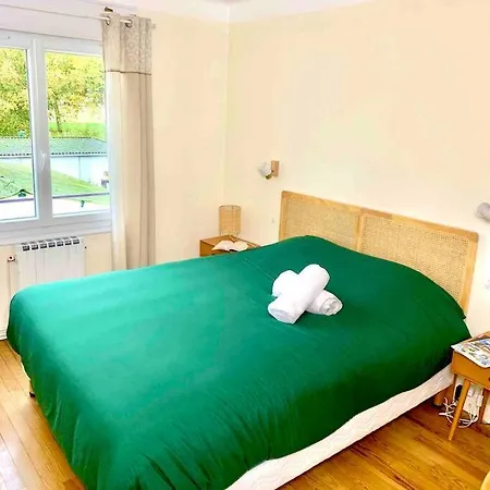 Maison 3 Ch. Garage, Jardin, 10 Min Circuit *